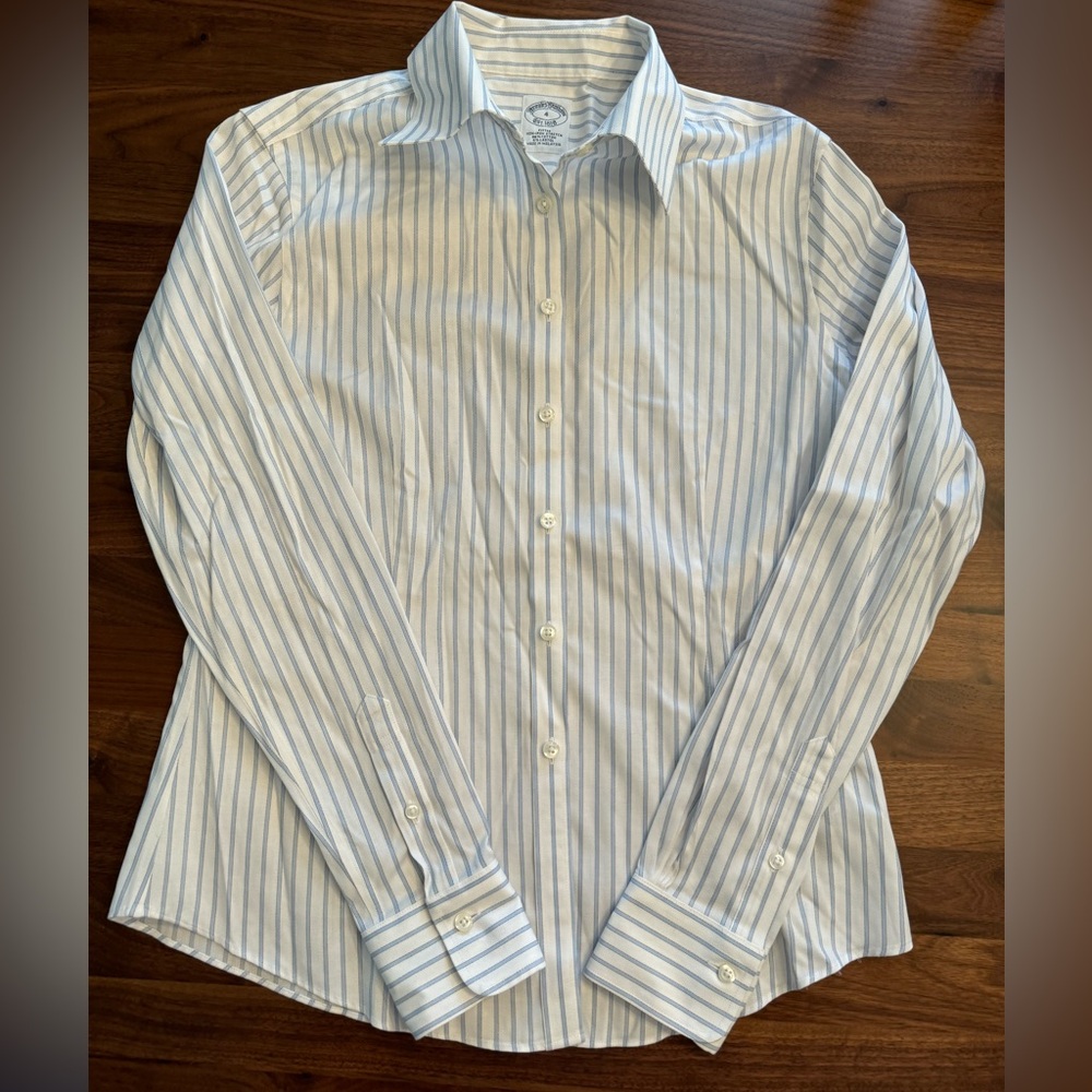 Brooks Brothers No Iron Stretch Fitted Blouse Size 4